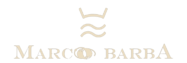 logo y nombre dorado